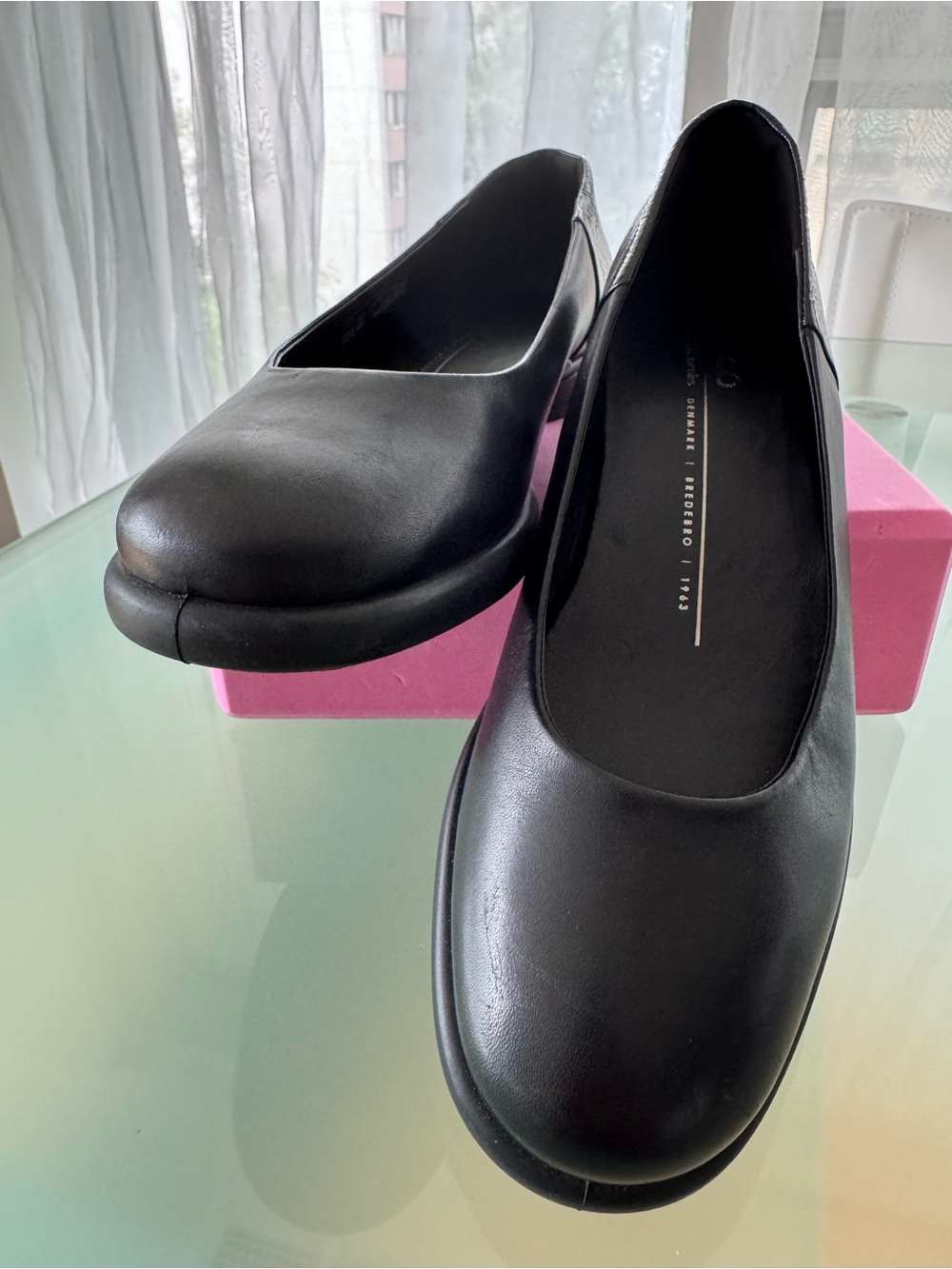 Ecco Black Leather Slip-On Flats